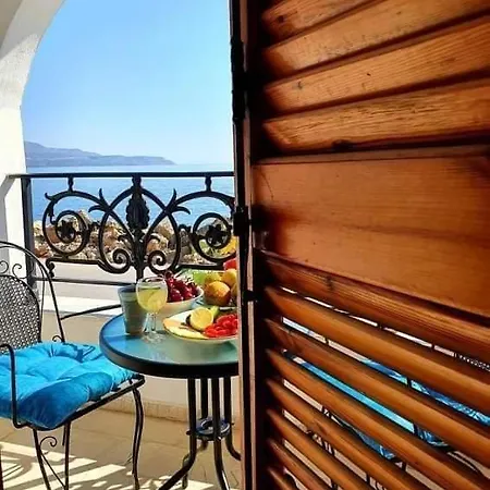 Apartmets Flisvos Каливес