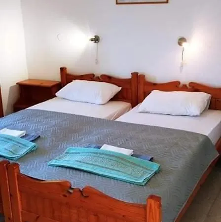 Apartmets Flisvos * Каливес
